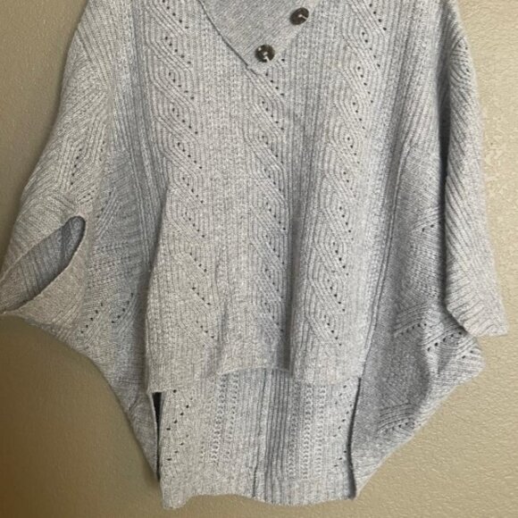 CASHMERE SPLIT NECK CAPLET- NEIMAN MARCUS - Picture 2 of 6